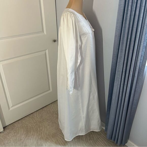 Judith Hart Vintage White Maxi Lace Night Gown - Picture 3 of 5